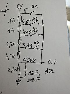 Handschriftlicher Schaltplan einer Spannungsteiler-Schaltung