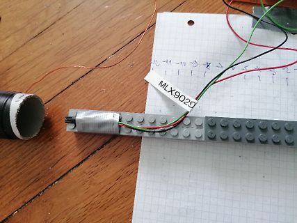 Aufbau mit MLX9020 Sensor auf Lego-Platte