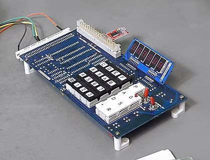 Junior Computer Leiterplatte mit Tastatur und 7-Segment-Anzeige