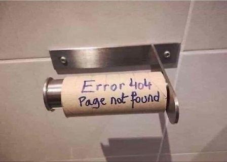 Toilettenpapierrolle mit Error 404 Aufschrift