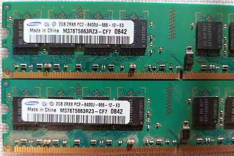 Zwei Samsung DDR2 RAM Module