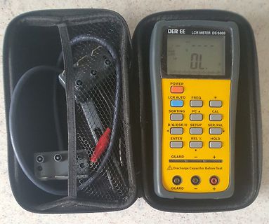 LCR-Meter im Etui