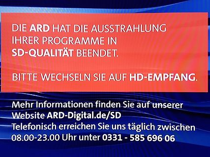 Abfotografierter Fernseher mit Hinweistext zum SD-Empfang