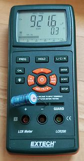 Extech LCR200 LCR-Meter mit Elektrolytkondensator