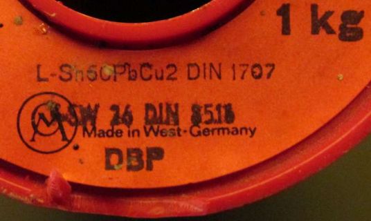 Beschriftung einer Metalllegierung