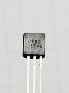 Elektronisches Bauteil mit Beschriftung