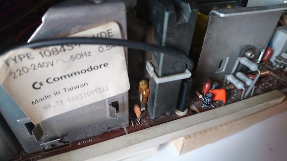 Innenansicht eines Commodore Netzteils