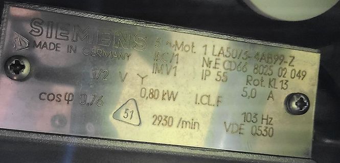 Typenschild eines Siemens Elektromotors