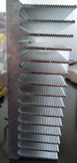 Aluminium-Kühlkörper mit Lamellen