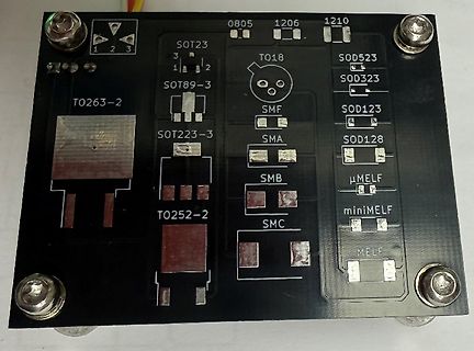 Leiterplatte mit Bestückungsbeispielen für SMD-Gehäuse