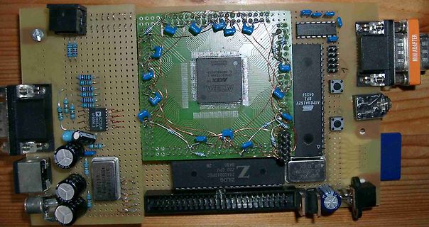 Selbstgebaute Platine mit ATmega162V und Zilog CPU