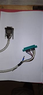 D-Sub Stecker und Anschlussleiste mit Kabeln