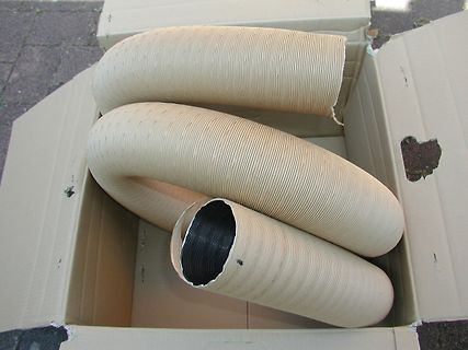 Flexible Belüftungsschläuche in einem Karton