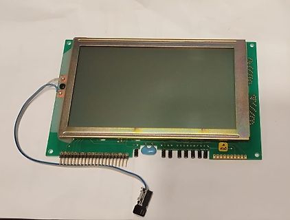 LCD-Display auf Leiterplatte mit Anschlusskabel