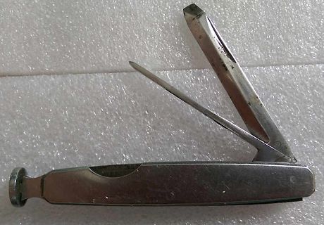 Multitool oder kleiner Schraubendreher-Satz