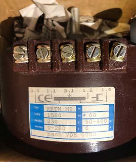 Typenschild eines elektronischen Bauteils