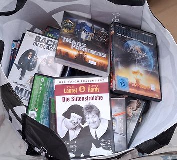 DVDs in einer Tasche
