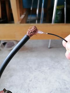Abisoliertes Kabel mit Kupferlitzen