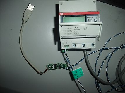 ABB Industrie-Messgerät mit Verkabelung und Platine