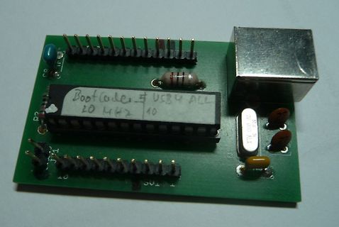 Leiterplatte mit Mikrocontroller und USB-Anschluss