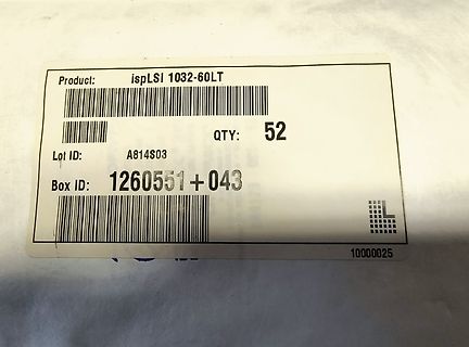 Etikett mit Produkt- und Chargeninformationen