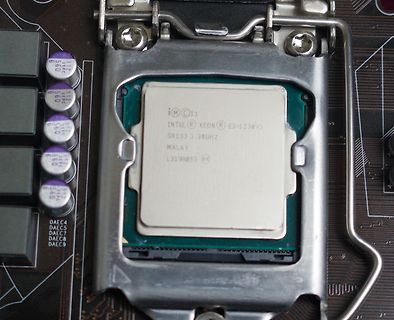 Intel Xeon E3-1230V3 Prozessor auf Mainboard