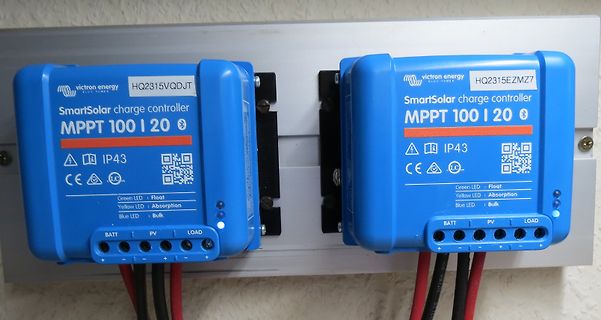 Zwei Victron SmartSolar MPPT Laderegler