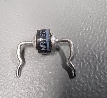 Elektronisches Bauteil mit Aufschrift MR760