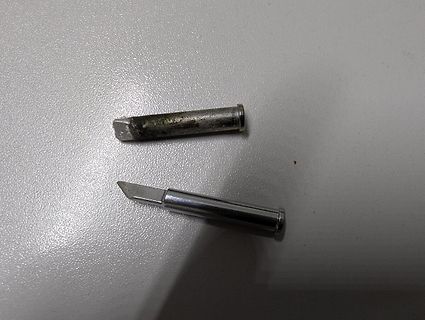 Zwei Metallstifte oder Werkzeugkomponenten