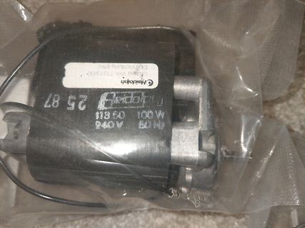 Elektromotor in Plastikverpackung