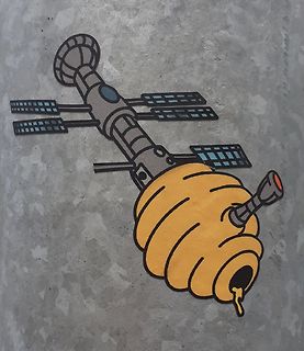 Comic-Zeichnung eines Satelliten mit Bienenkorb