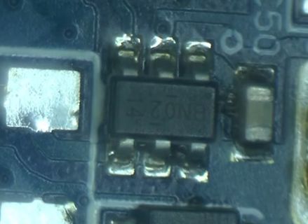 Makroaufnahme einer Leiterplatte mit SMD-Bauteilen