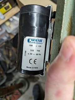 Comar Kondensator mit Typenbezeichnung