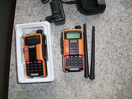Baofeng UV-5Rplus Funkgeräte mit Zubehör