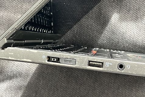Anschlüsse eines Laptops
