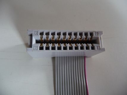 Flachbandkabel mit Anschlussstecker