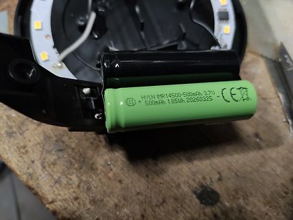Lithium-Ionen-Akku 14500 in Gehäuse