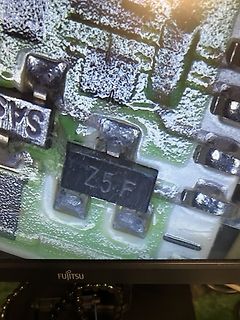 Nahaufnahme eines elektronischen Bauteils auf Leiterplatte