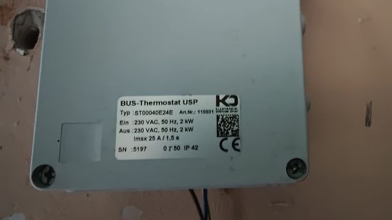 Typenschild eines BUS-Thermostats