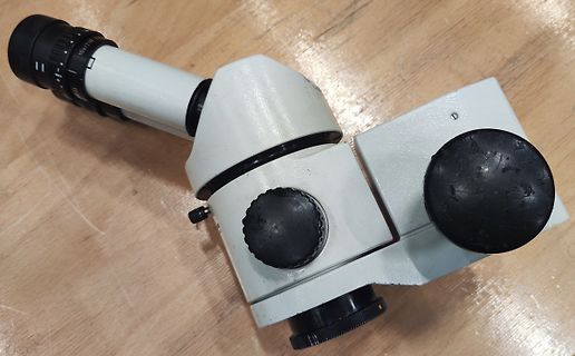 Mikroskop oder optisches Messgerät
