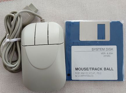 Computermaus und 3,5-Zoll-Diskette
