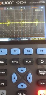 Handheld Oszilloskop mit Signalverlauf