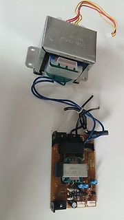 Netzteil mit Transformator und Leiterplatte