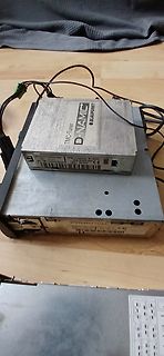 Blaupunkt TMC-Tuner auf Werkstattuntergrund