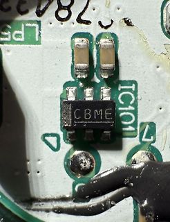 Nahaufnahme einer Leiterplatte mit IC101