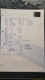 Handschriftliche Notizen und Skizze zu Widerstandswerten und Schaltbild