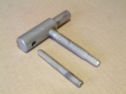 Metallteile mit Gewindeschrauben
