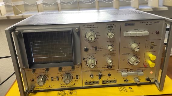Philips Transistor Curve Tracer PM 6507