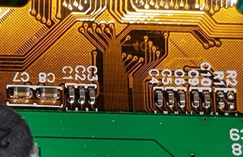 Nahaufnahme einer Leiterplatte mit SMD-Bauteilen