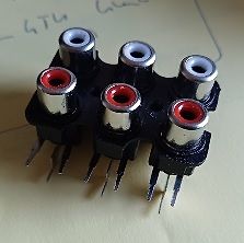 Mehrpoliger Buchsenadapter mit Pins